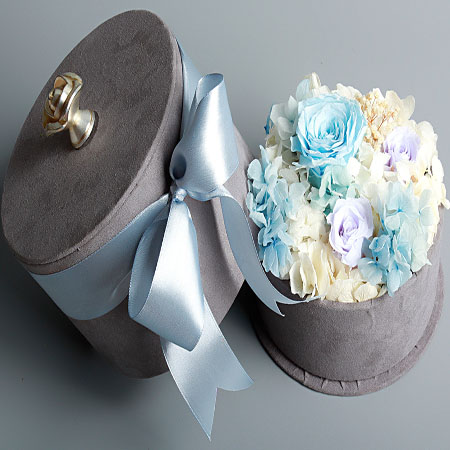 ��ɽ���r��������A�M  ���{ɫ